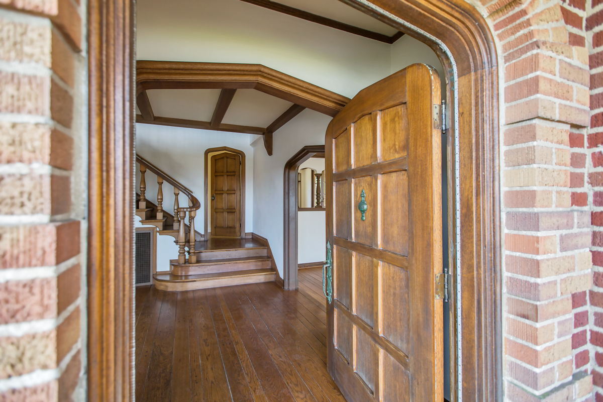 225 Maywood Drive Image 3