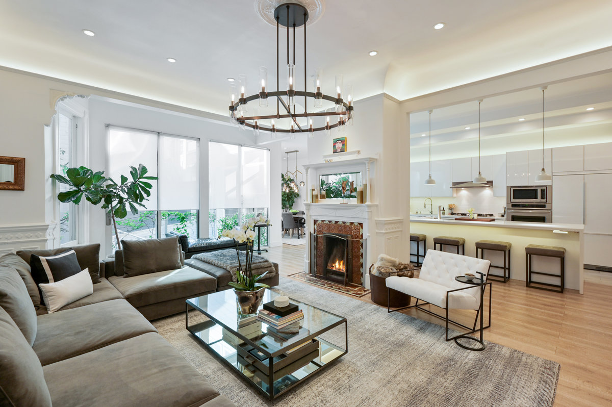 Open living room, kitchen and dining room