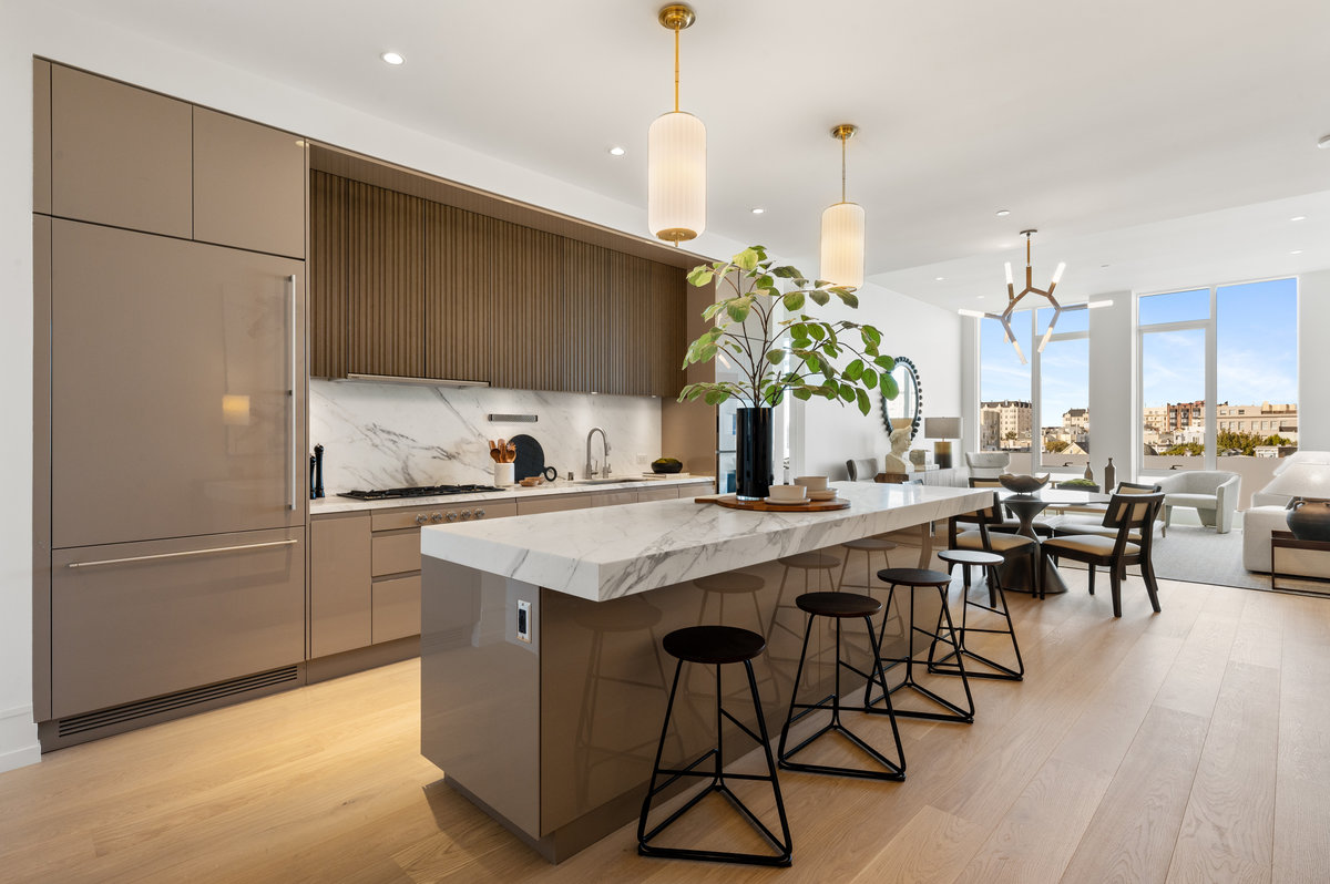 Counter seating in great room