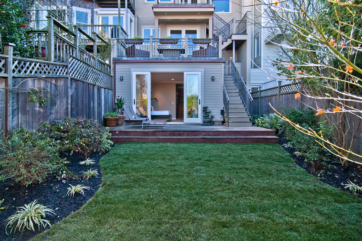 2742 Filbert Street=2013 Image 16